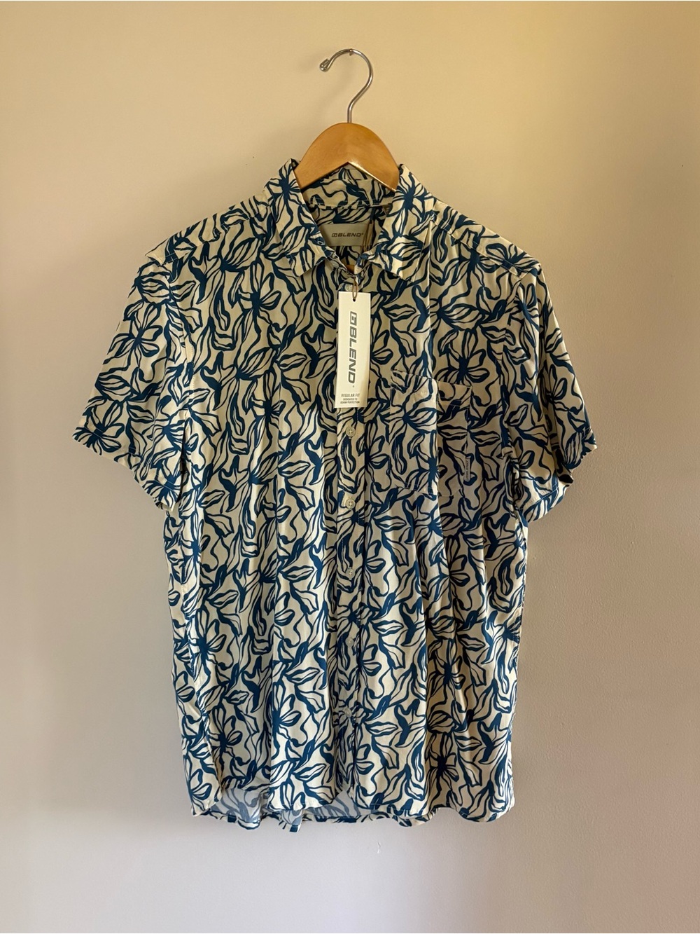 NWT Blend Floral Hawaiian Short-Sleeve Shirt Tropical Button Up